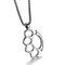 Collier pendentif poing américain en acier inoxydable argenté, style biker rock urbain et rebelle.