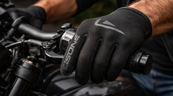Come lavare correttamente i guanti da moto?