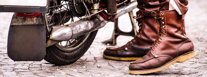 Comment nettoyer des bottes de moto en cuir ?