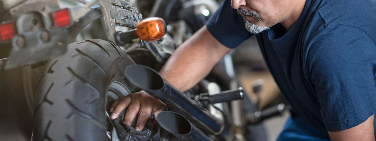 Come pulire i cerchi della moto?