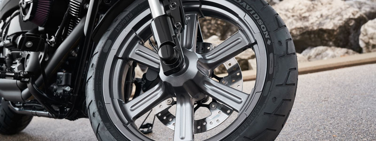 Comment vérifier l'usure d'un pneu moto ?