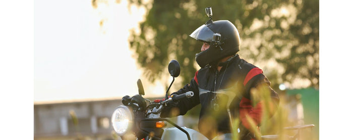 Attrezzatura high-tech essenziale per i motociclisti