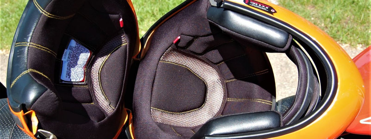 Come pulire l'interno del casco da moto?