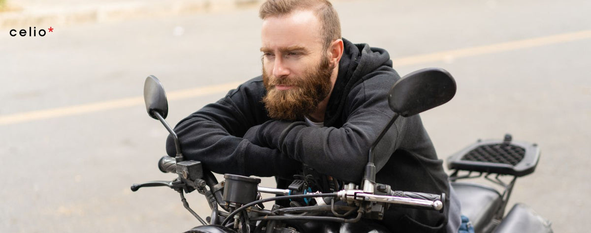 La felpa nera: il capo essenziale per completare il tuo look da biker