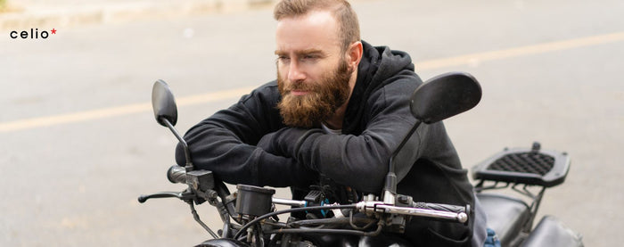 La felpa nera: il capo essenziale per completare il tuo look da biker