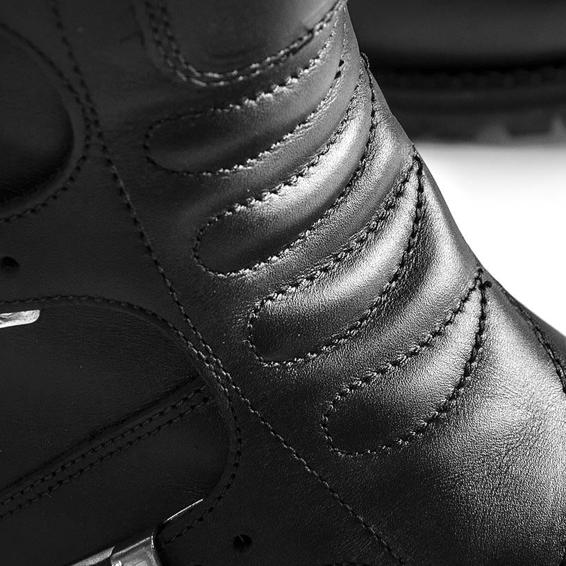 Bottes-moto-vintage-noir-stylmartin-continental-homme-femme-detail