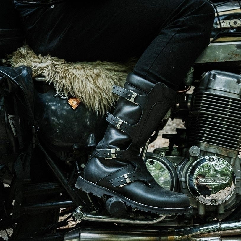 Bottes-moto-vintage-noir-stylmartin-continental-homme-femme-port