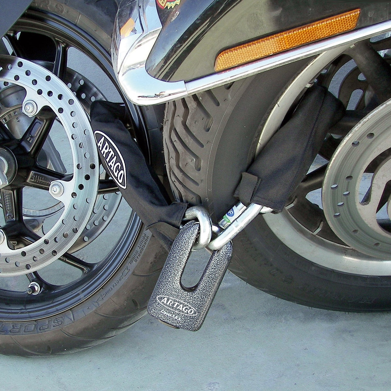 Chaine-antivol-moto-150cm-avec-cadenas-sra-artago-securite