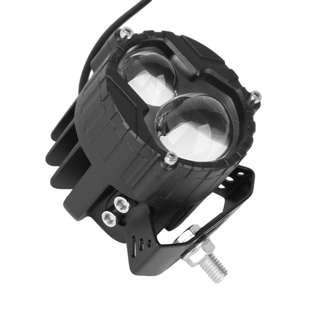 Phare-longue-portee-led-moto-noir
