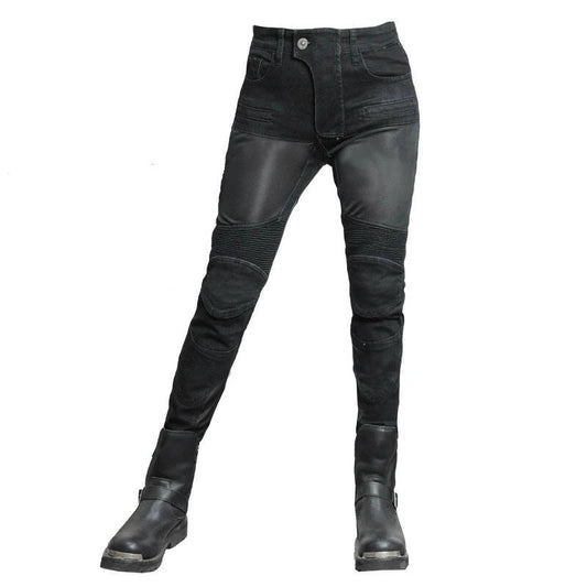 Jean de moto noir slim-fit femme avec protections discrètes et style biker urbain