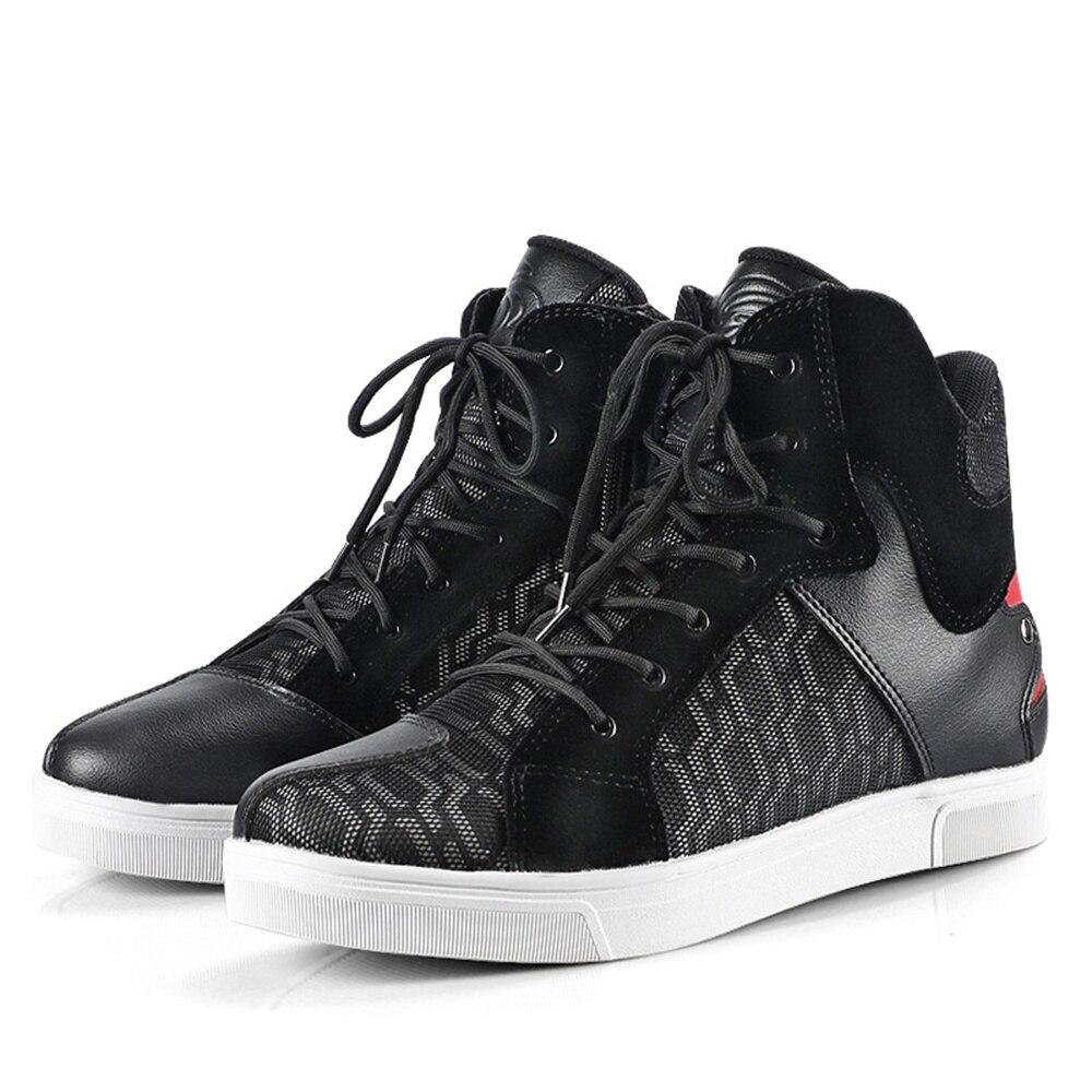 basket moto noir et rouge unisexe au look racing avec semelle antidérapante et renfort sélecteur, idéale pour homme et femme