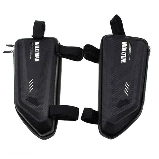Sacoches latérales rigides WILD MAN noires pour moto, étanches, coque aspect carbone.