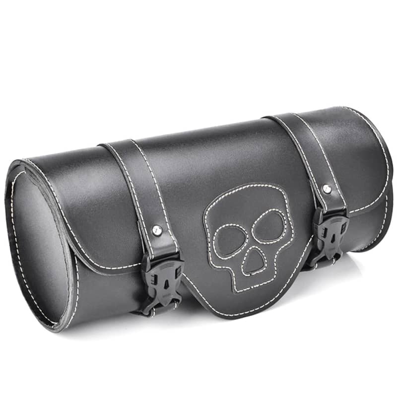 Sacoche de fourche moto en cuir noir avec motif tête de mort stylisée et coutures blanches