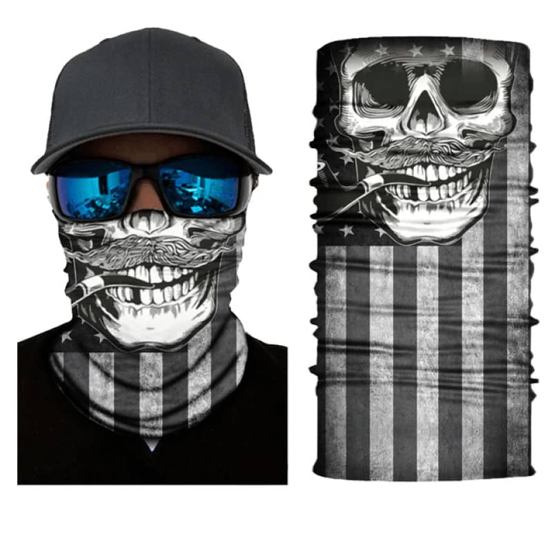 Tour de cou moto homme motif crâne moustachu, tissu léger et respirant, protection efficace contre le vent et la poussière, style audacieux et rebelle.