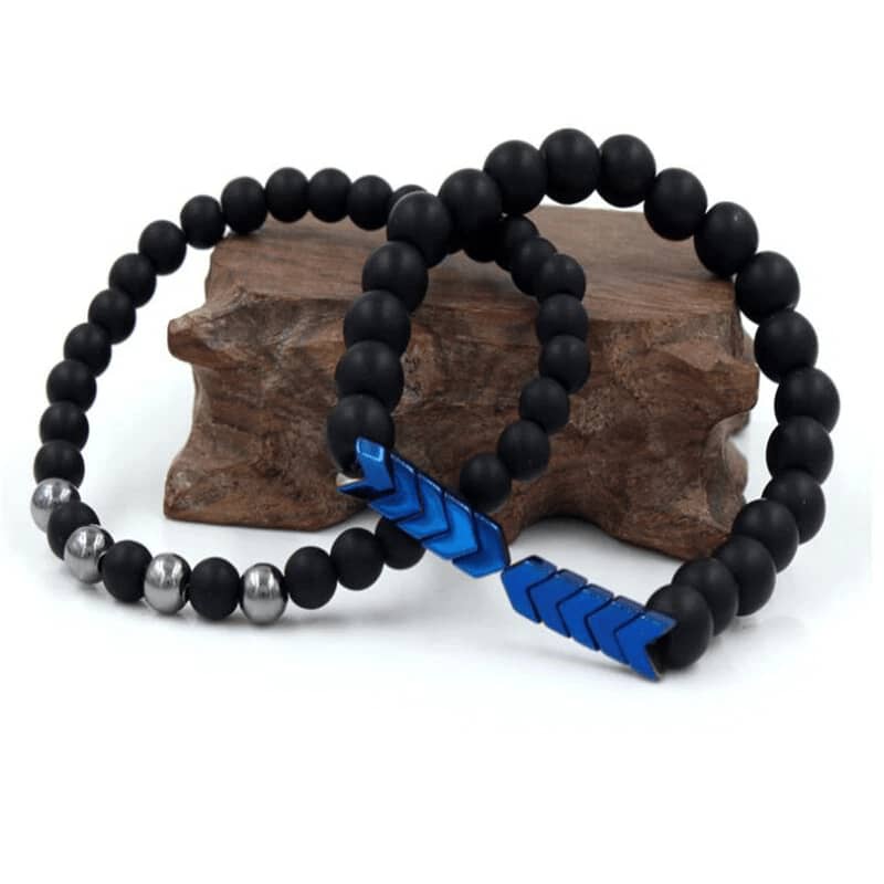 Bracelet biker homme femme en pierre de lave naturelle avec perles noires et flèche bleue