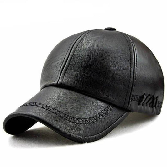 casquette motard en simili cuir noir avec broderies style biker vintage
